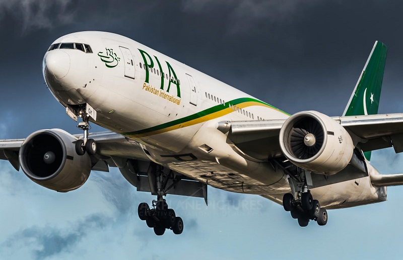 PIA at heathrow airport - UAE aviation authority issues warning to PIA, other airlines