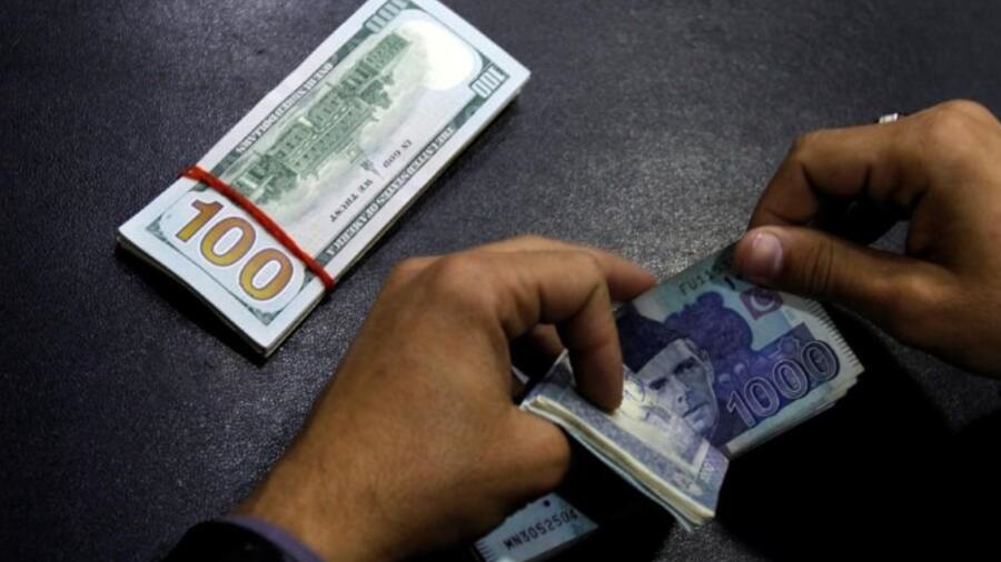currency 1 2 - Rupee falls to historical low against US dollar