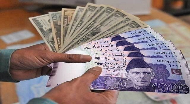 dollar vs rupee - Rupee falls to new low of 178.04 against dollar