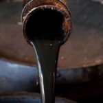 Oil Liquid - Global crude price extends downward slide to lowest in two months