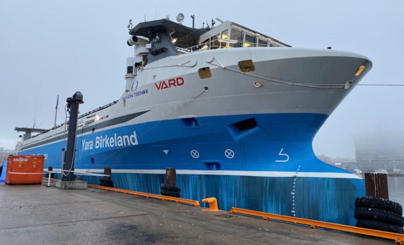 electric autonomous cargo ship