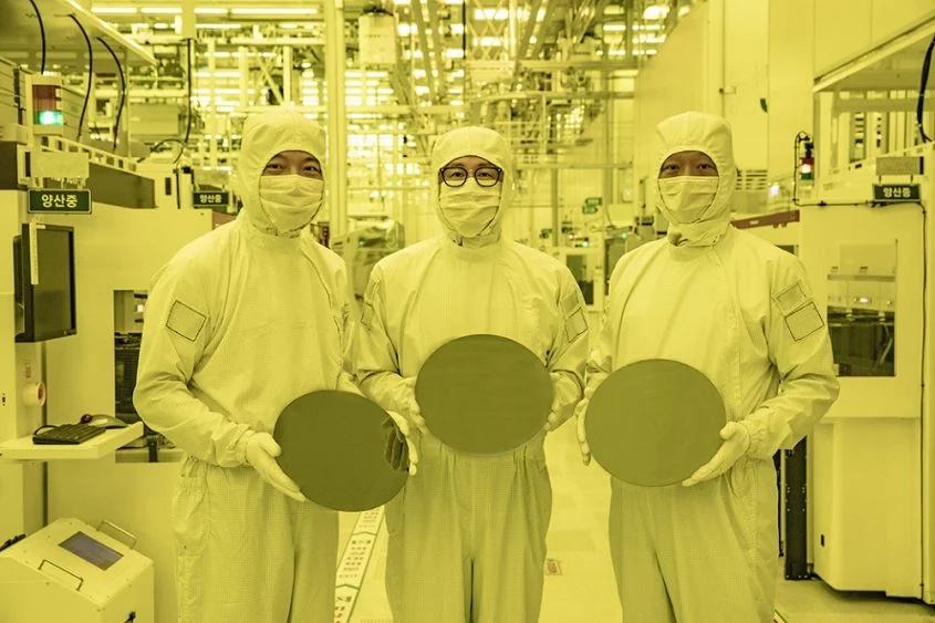 Samsung kicks off 3nm chip production, beating TSMC