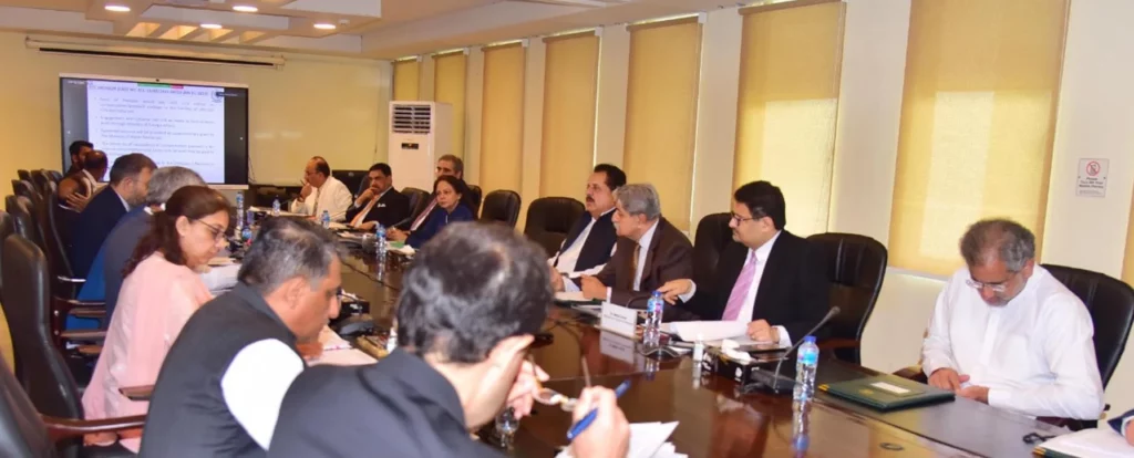 Federal Minister for Finance and Revenue Miftah Ismail is presiding over the meeting of the Economic Coordination Committee (ECC) of the Cabinet at the Finance Division, Islamabad on 28th July 2022. (PID)
