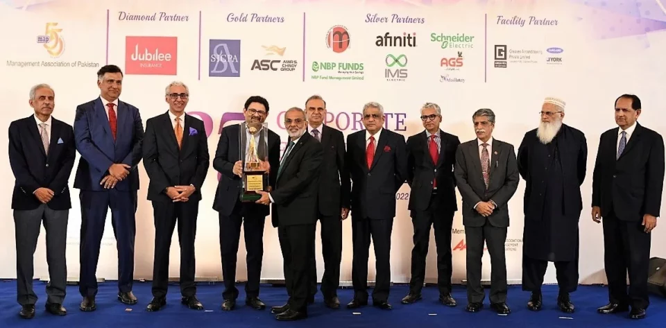 Meezan Bank wins the ‘Best Company in Financial Category’ award